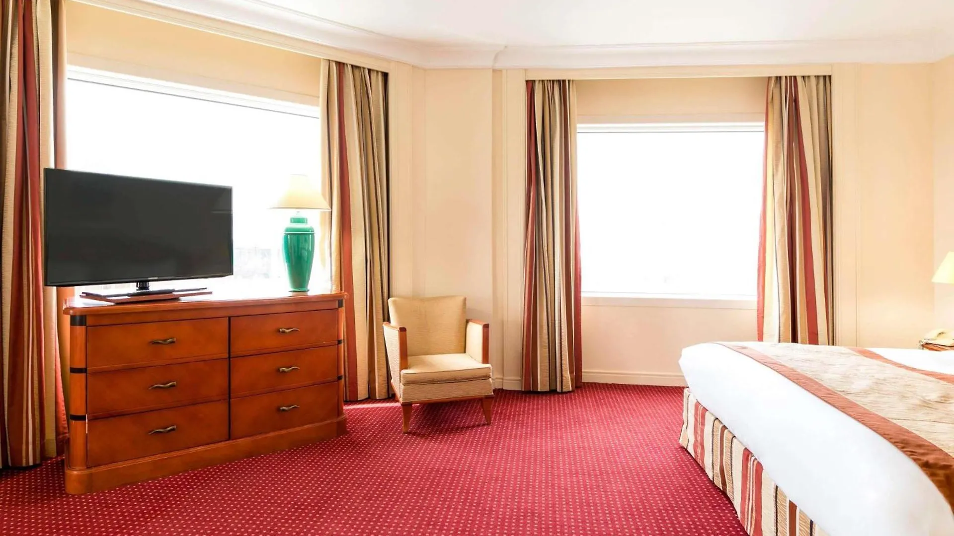Hotel Pullman Bucharest World Trade Center