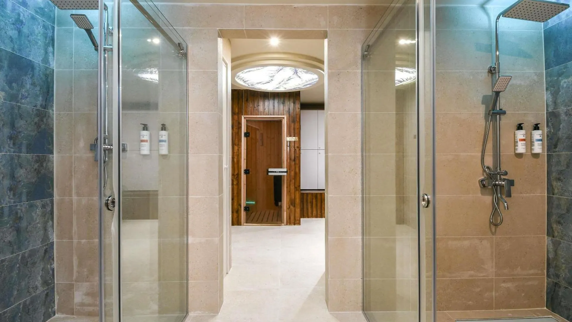 Hotel Pullman Bucharest World Trade Center