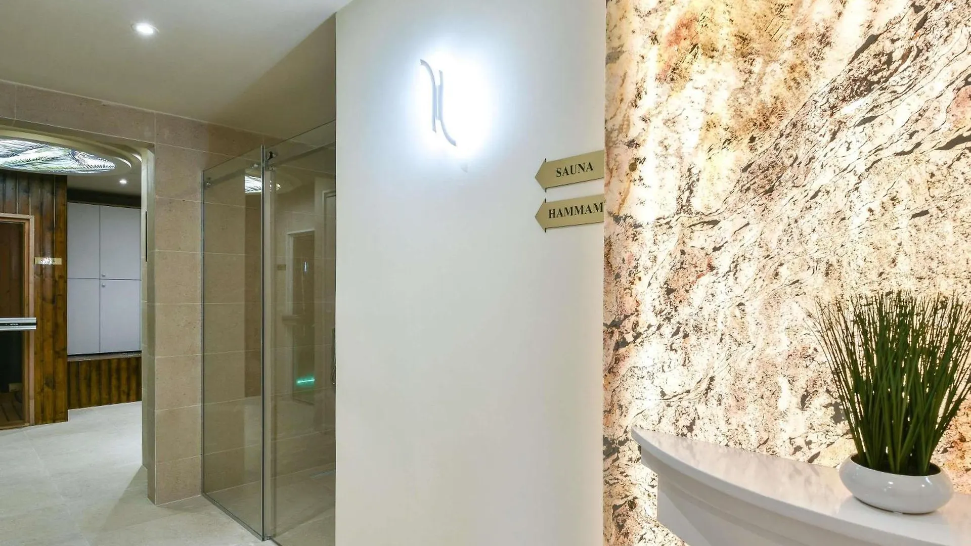 Hotel Pullman Bucharest World Trade Center